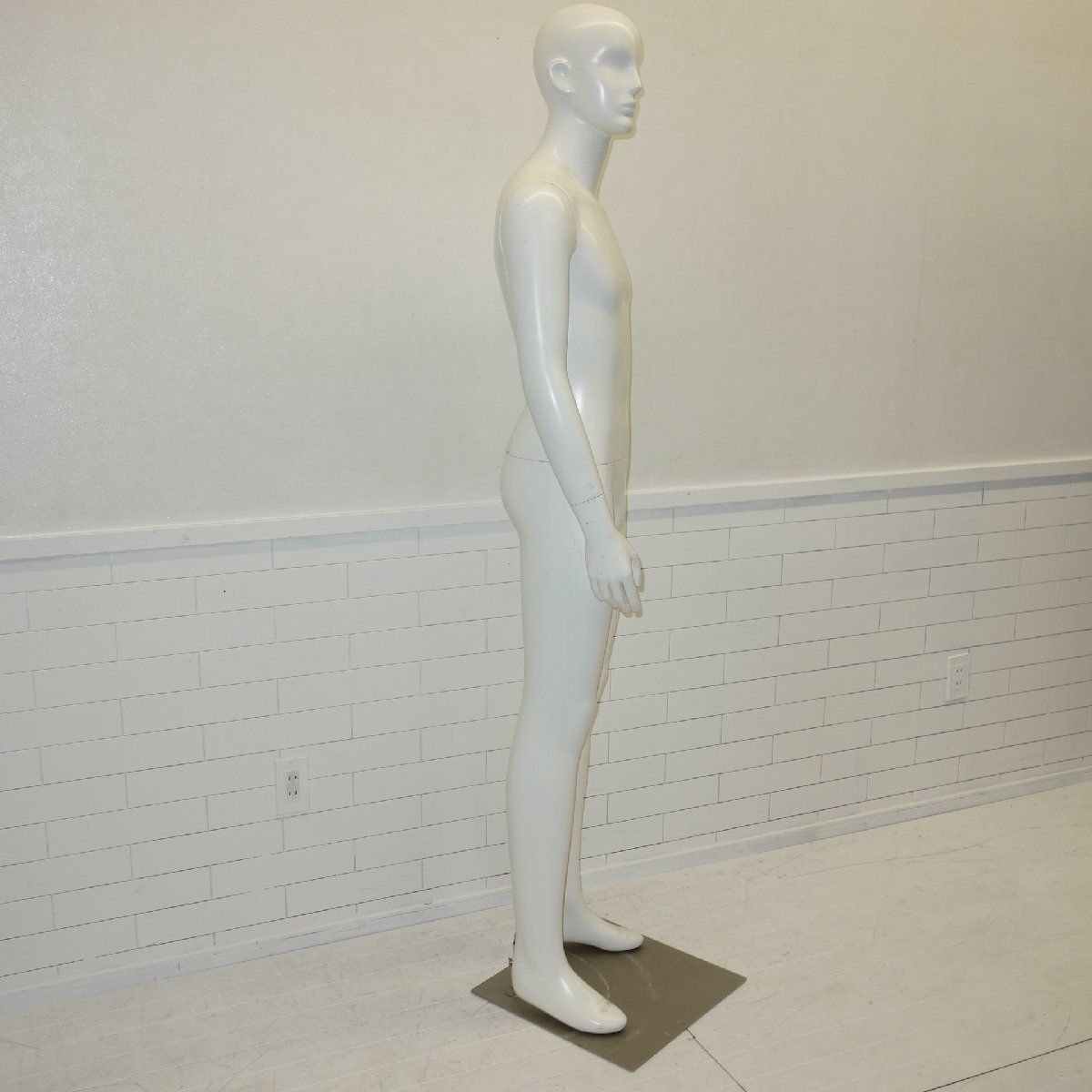 メンズマネキン アパレル 店舗 ホワイト ヘッド付き 全身 什器 洋服 展示 キズ有 S128
