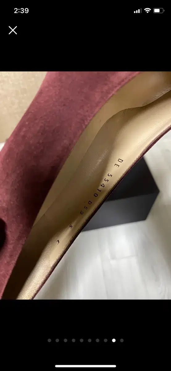 フェラガモ スウェード