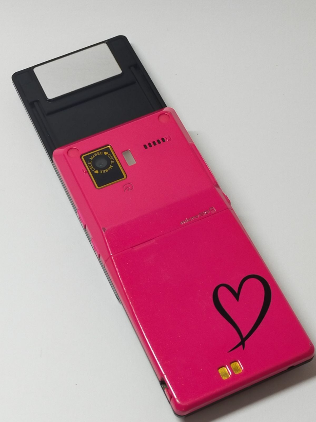 2011年平成レトロガラケー docomo style series F-04C 富士通 docomo STYLE series F-04C [LOVE SWEET PINK] 価格比較