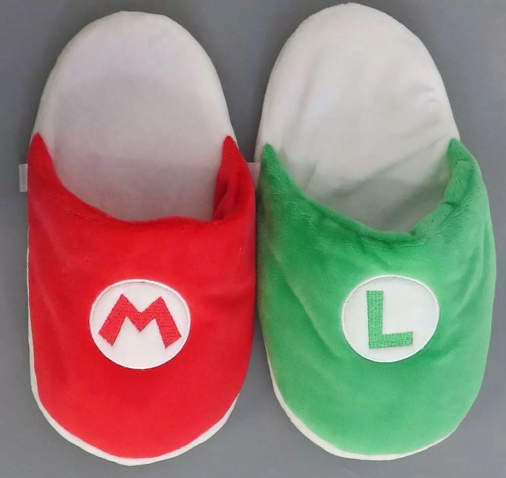 マリオ・ルイージ スリッパ スーパー マリオ＆ ルイージのスリッパ - メルカリ