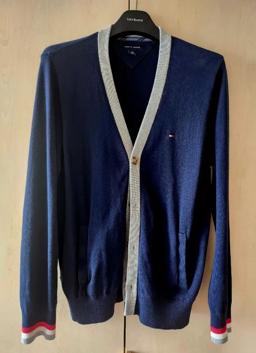 Tommy Hilfiger トミーヒルフィガー カーディガン 105
