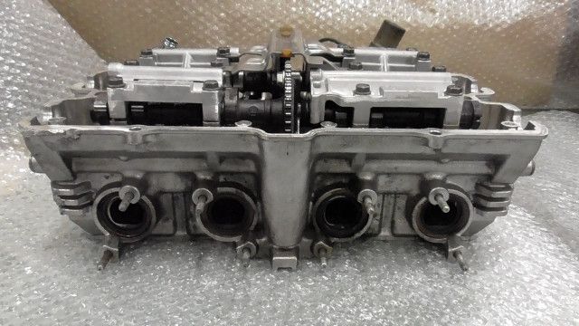 CB400SF VTEC REVO NC42-1010xxx の シリンダーヘッド 1760583327
