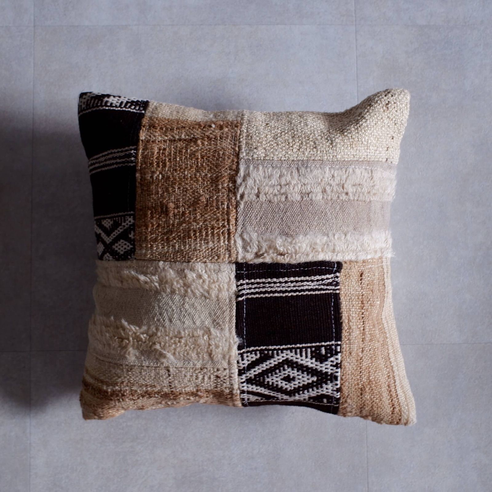 送料込 オールドキリム クッションカバー 45cm×45cm【A99】 - メルカリ