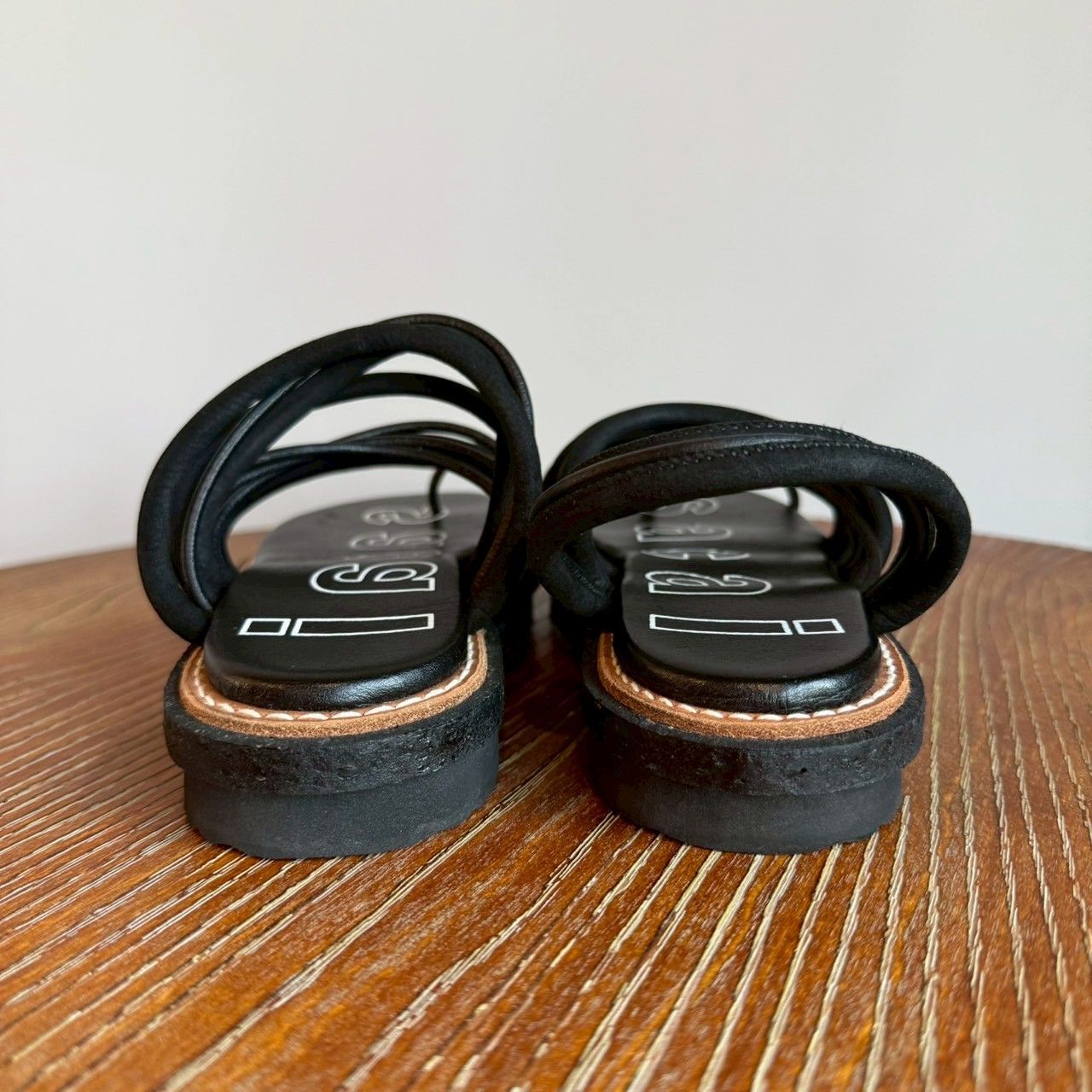 sacai シャークソールフラットサンダル sacai 』サカイ (37)シャークソールサンダル レザーチューブ