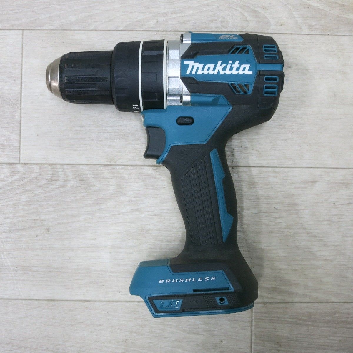 キレイ◆マキタ 充電式 震動 ドライバ ドリル 18V HP484D ドリルドライバー 本体のみ 電動 工具◆