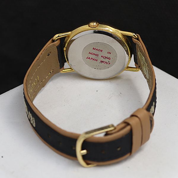 【新品未使用】L*CREA ゴールド アナログ時計 Courreges クレージュ 腕時計 クォーツ 4N01-022A ゴールド