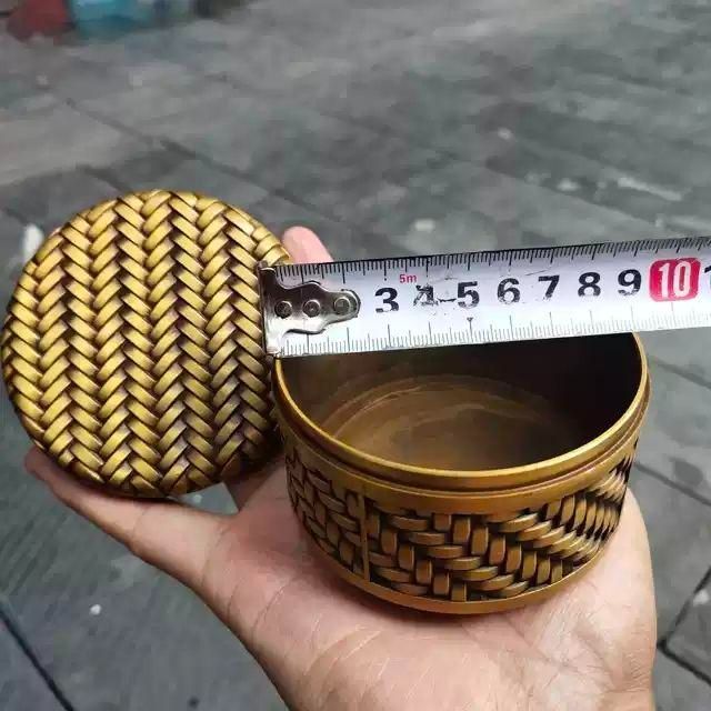 銅 細工 茶道具 浮彫り花開富貴銅缶 円形茶筒 客間 装飾品 工芸品 置物 銅細工 彫刻 編み缶(茶筒) 茶道具 香道具 装飾品 工芸品 美術品