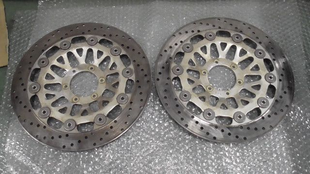 CB400 SUPER FOUR NC31 の フロントディスクローター 1761007822