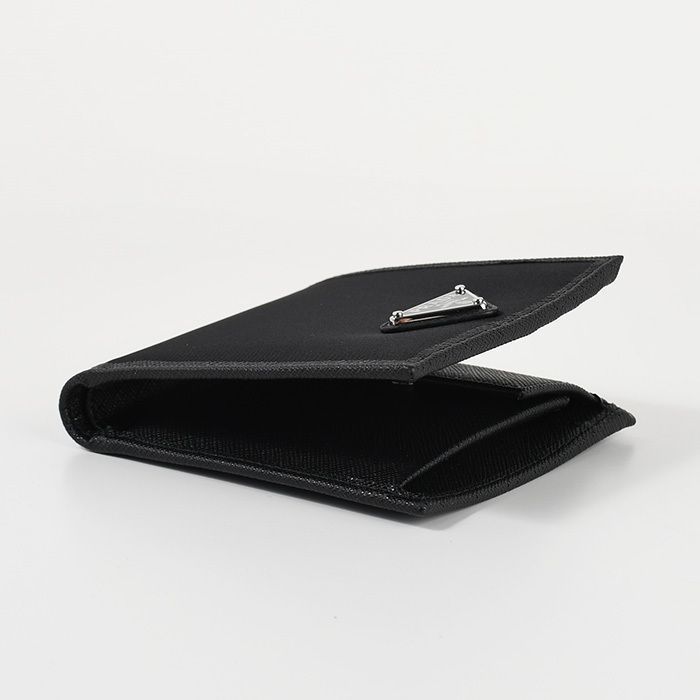 PRADA プラダ 財布 ウォレット リナイロン Re-Nylon 二つ折り財布