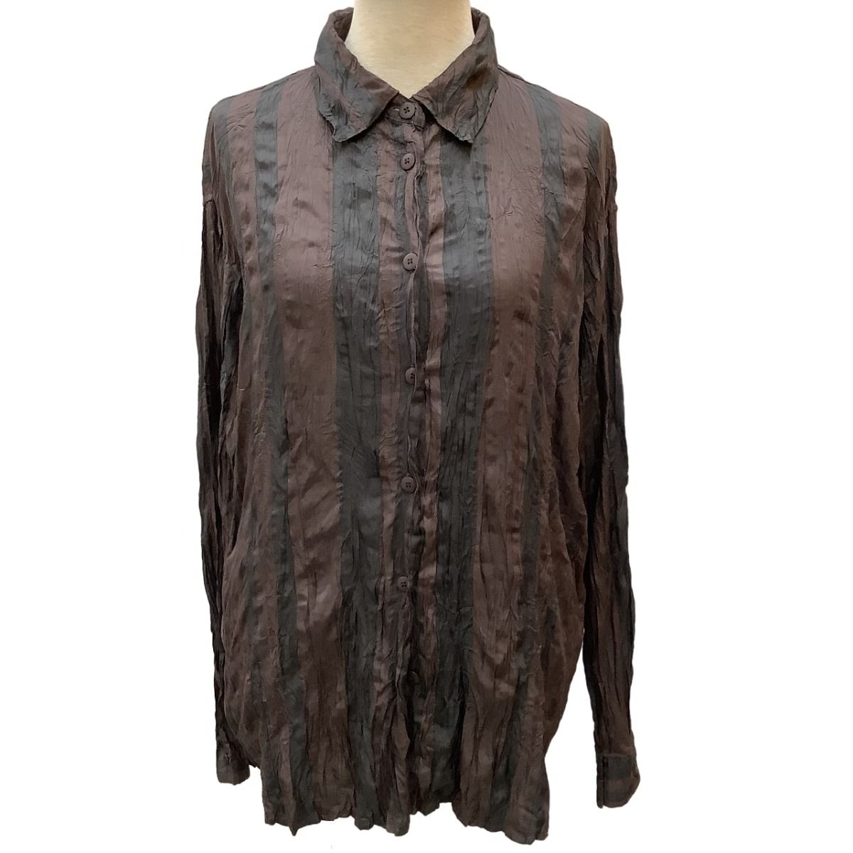 me by ISSEY MIYAKE イッセイミヤケ シワ加工 シャツ 日本製 ♪♪ISSEY MIYAKE イッセイミヤケ シワ加工 シャツ SIZE 2