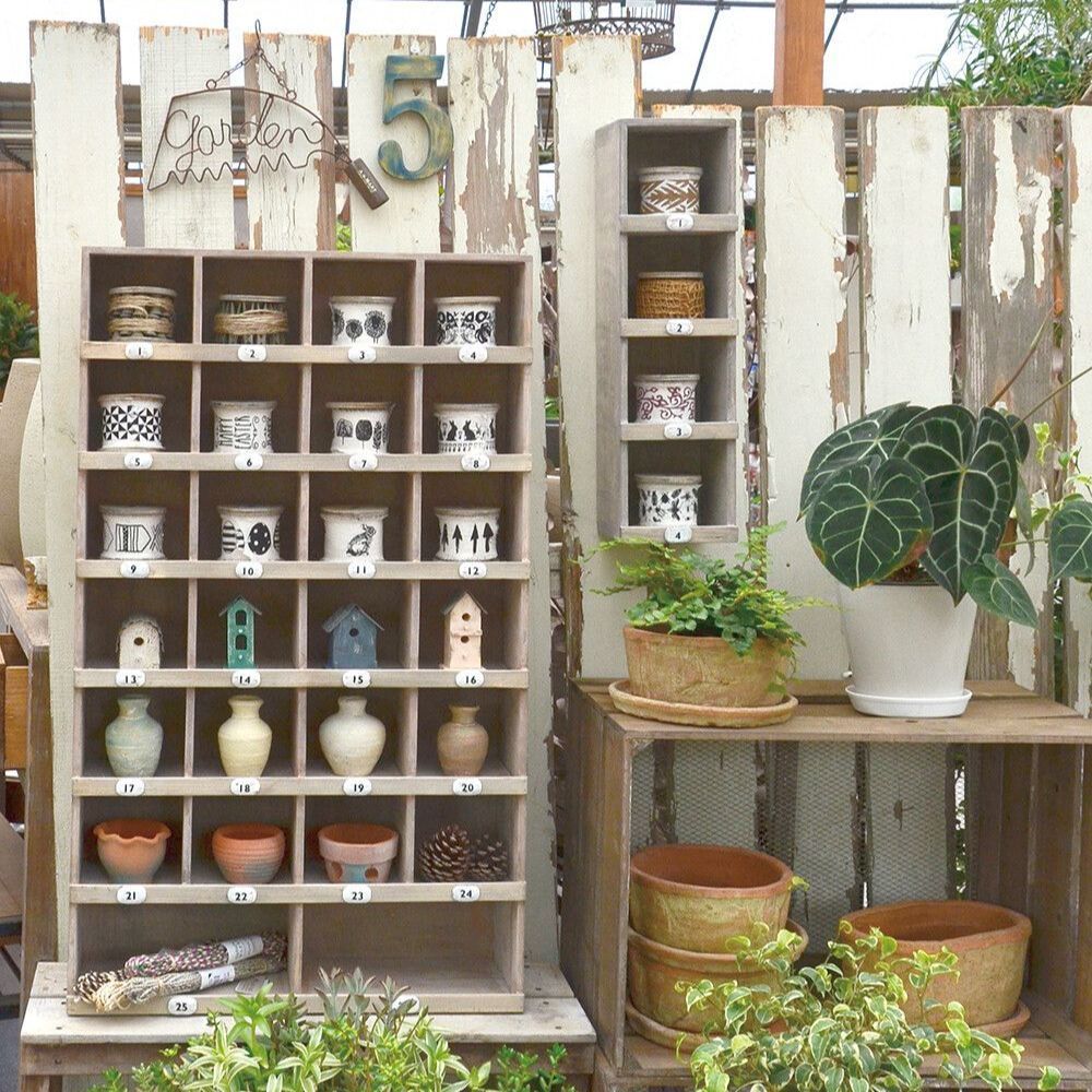 シャビーシック 木製コレクション棚 - メルカリ