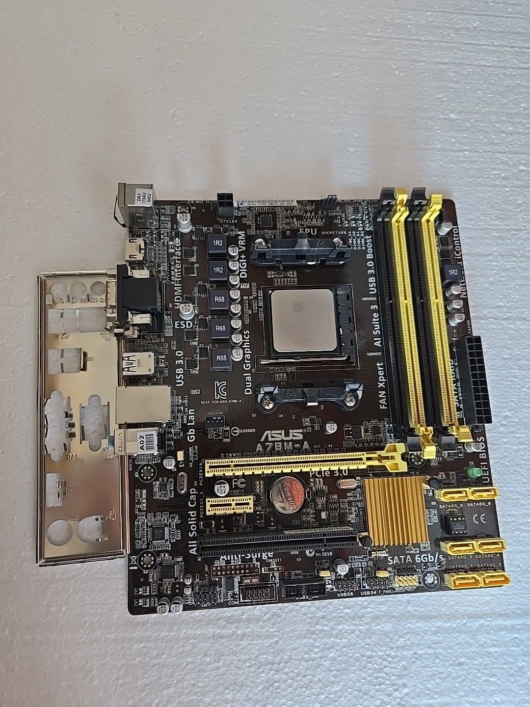 ASUS A78M-A マザーボード M-ATX ソケット FM2 DDR3 SATA3 HDMI DVI-D D-Sub