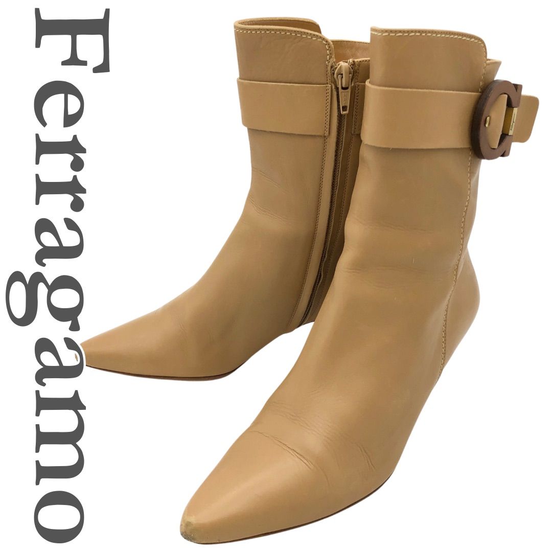 Ferragamo ガンチーニ ショートブーツ 本革 ウッドモチーフ ポインテッドトゥ ベージュ 1823A