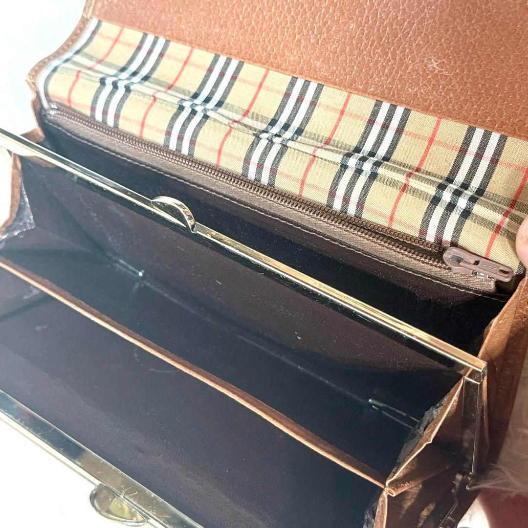 Burberrys バーバリーズ 二つ折りレザー長財布 フラップロゴ型 Burberrys バーバリーズ 二つ折りレザー長財布 フラップロゴ型