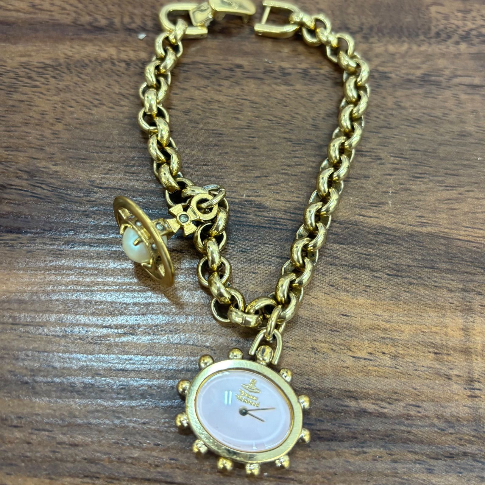 ヴィヴィアンウエストウッド ミルククラウン ブレスレットウォッチ