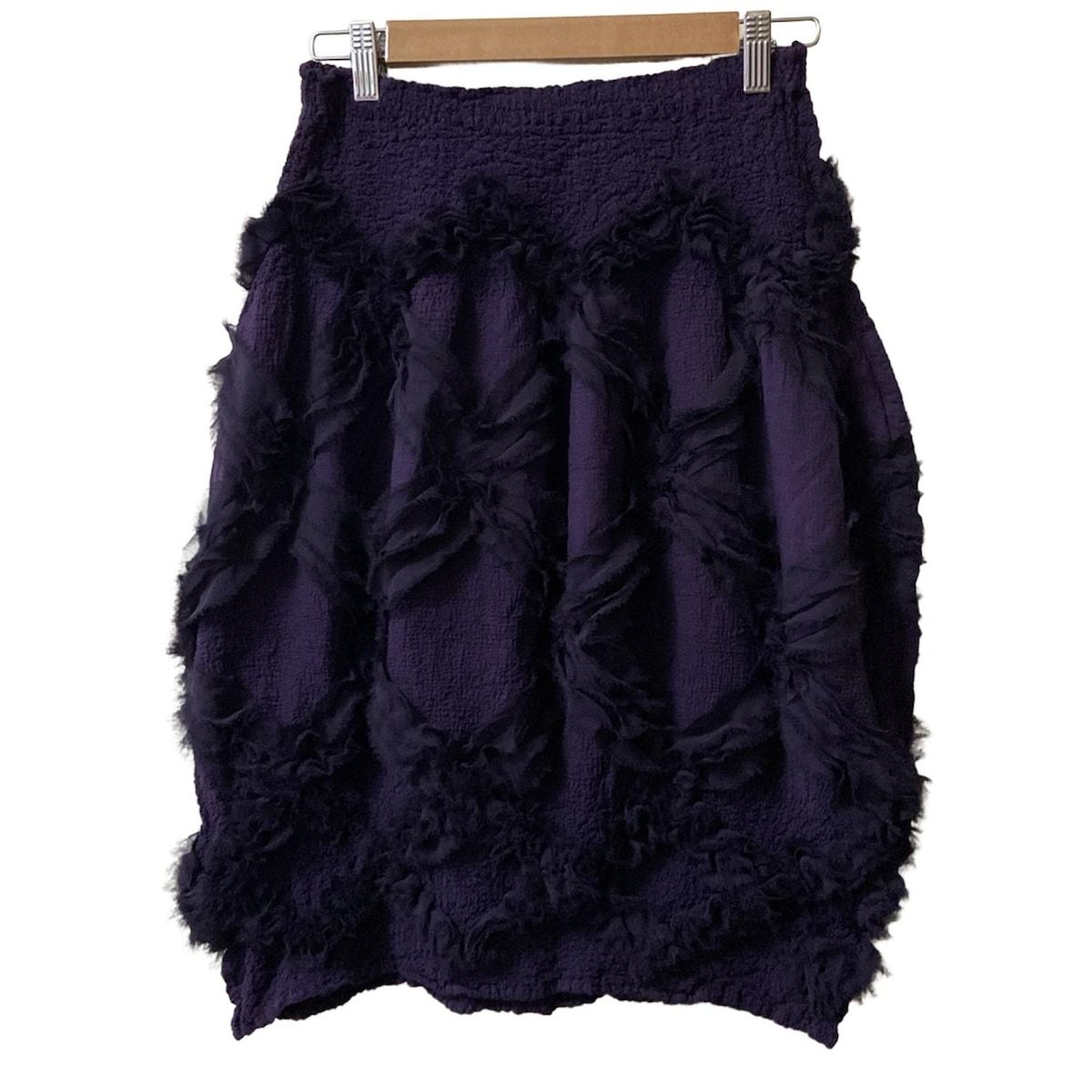 me ISSEY MIYAKE ミー|イッセイミヤケ スカート レディース - パープル ひざ丈|ウエストゴム|シワ加工