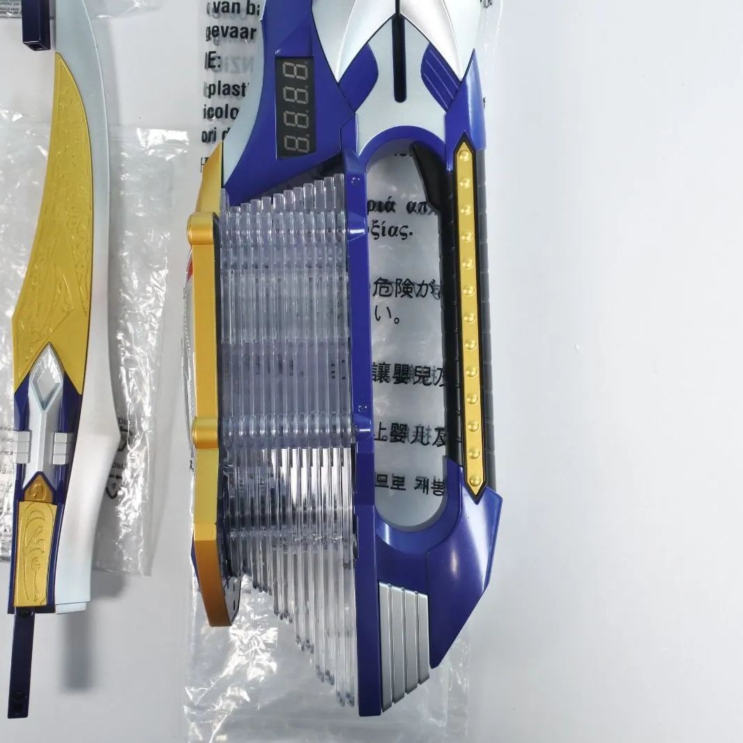(未使用･未開封品)バンダイ(BANDAI) BANDAI 仮面ライダーブレイド ブレイバックル＆ラウズアブゾーバー＆ブレイラウザー 仮面ライダー剣」15周年を記念し、「ブレイバックル