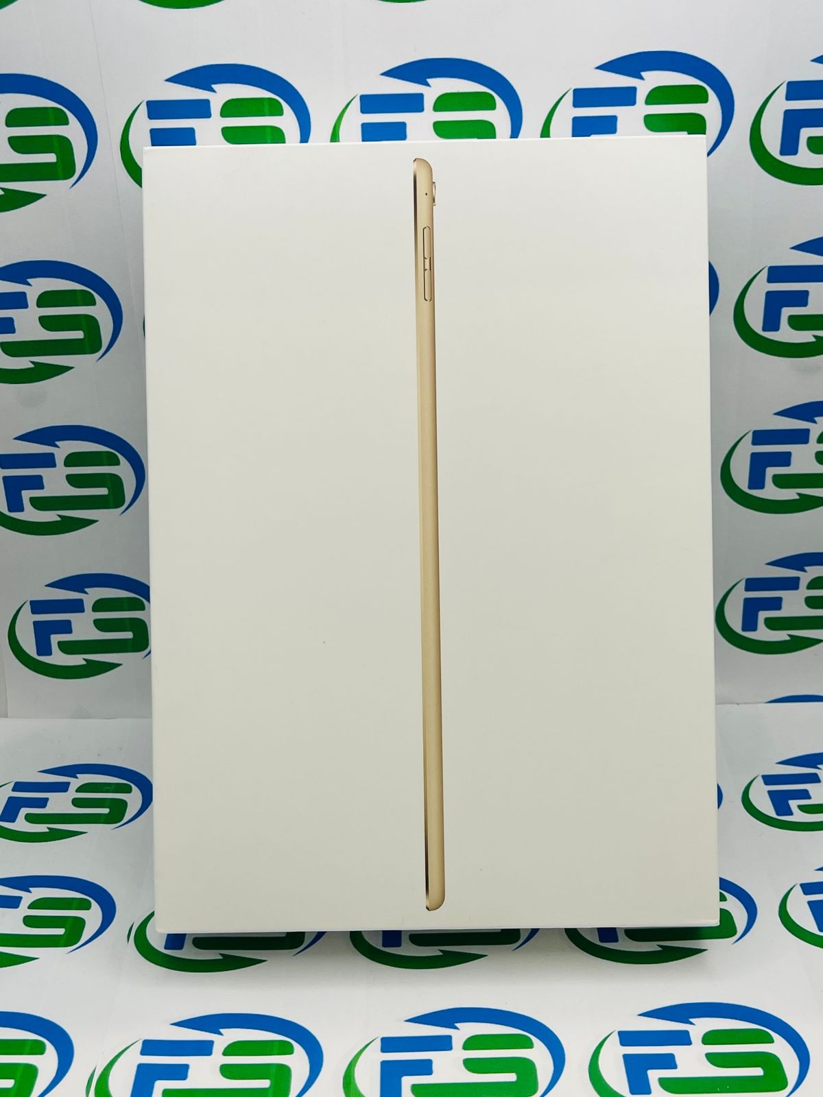 iPad Pro 9.7インチ WI-FI＋Cellularモデル 32GB ゴールド MLPY2J/A A1674