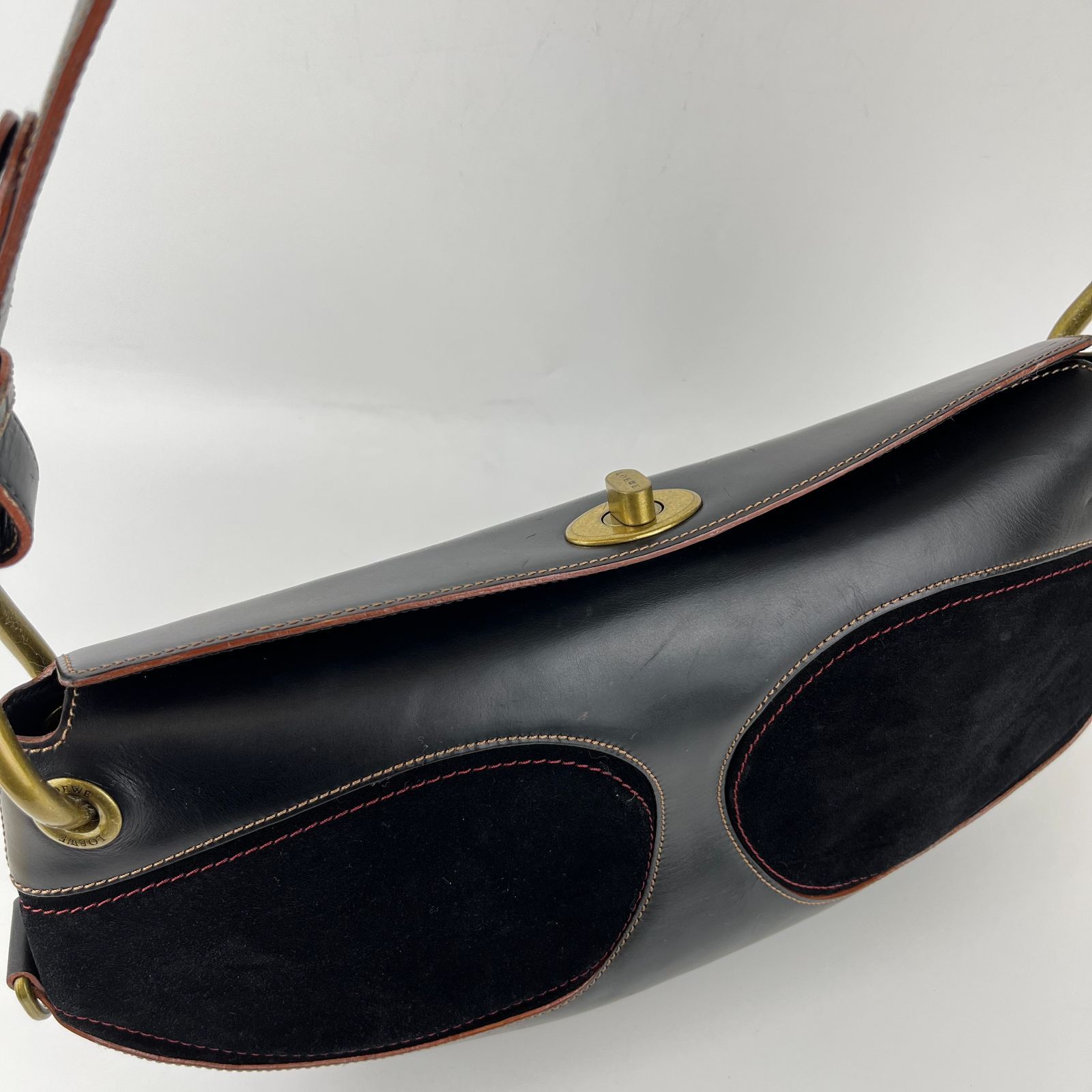 【美品 】ロエベ LOEWE アナグラム 本革 丸型ショルダーバッグ LOEWE - 極 美品 LOEWE ロエベ ヴィンテージ アナグラム ロゴ