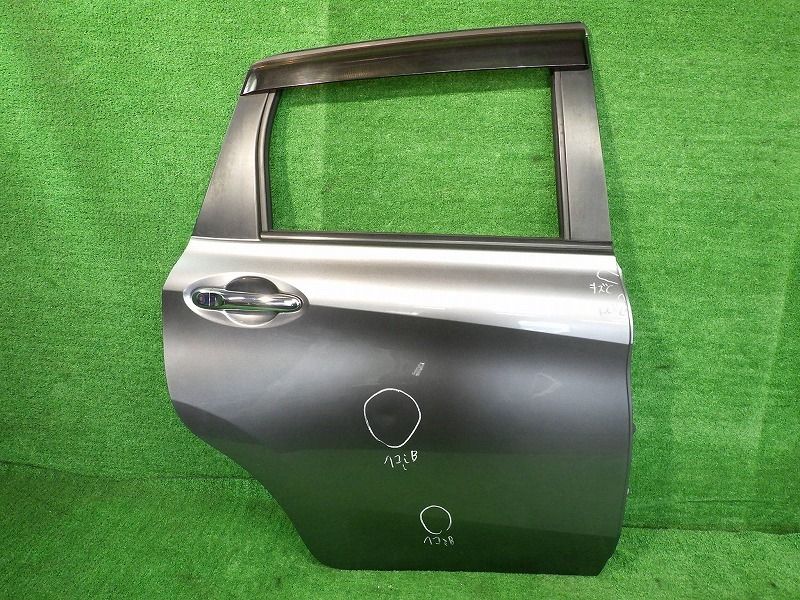 ノート SNE12 右リアドア E-POWER メダリスト FOUR 4WD ニホンイタ M31Q8 H210M-5WHMA KAD