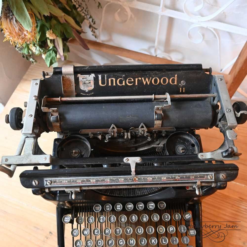 L3705-20 英国アンティーク UNDERWOOD タイプライター 店舗什器