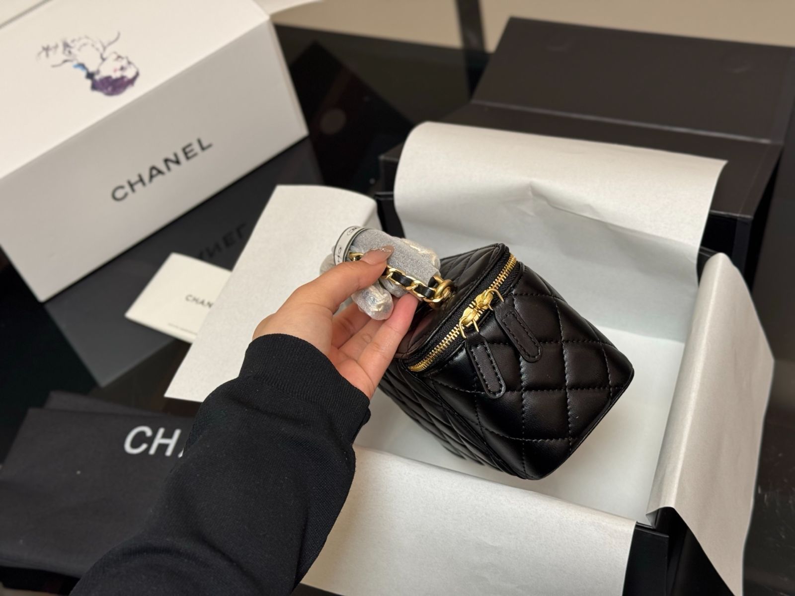シャネル　メイクボックス（非売品） 今日特価】Chanel Handle Makeup Box ハンドルメイクボックス