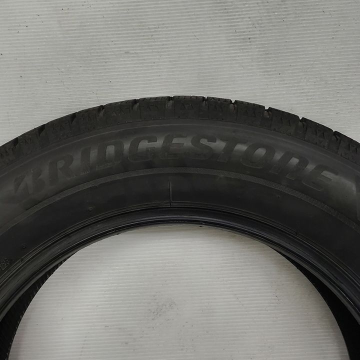 0 T 25024 スタッドレスタイヤ ブリヂストン BLIZZAK VRX 2 225 60 R 17 4本セット