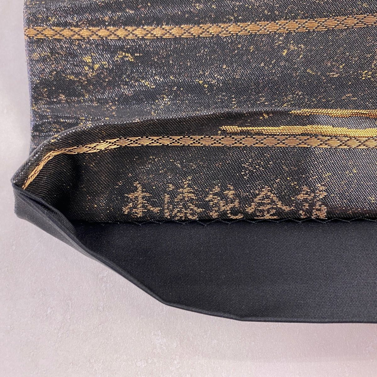 P517厳選西陣　手織り　横段丸紋　シルバー色地　正絹純金糸六通高級美術袋帯