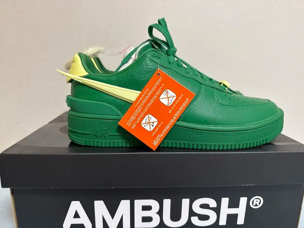 商品 NIKE ナイキ x 待ち伏せ エアフォース AIR FORCE 1 ロー SP 松 グリーン アン シトロン