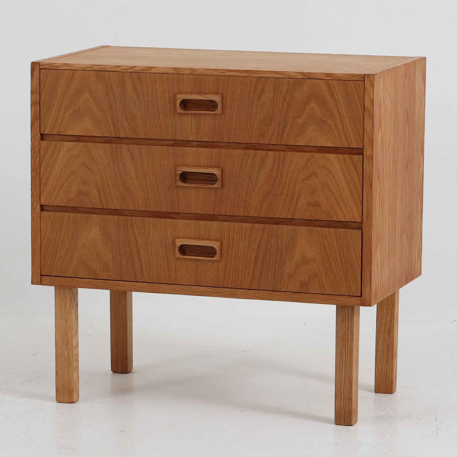 3段チェスト 小ぶり オーク 幅60cm デンマーク製 北欧ビンテージ家具 木製 小型収納 タンス サイドチェスト 北欧インテリア DK18527