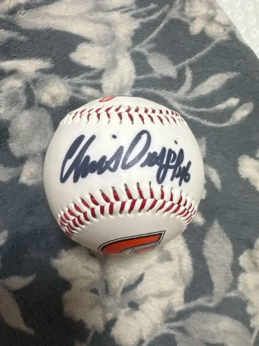 ロッテ•ジャイアンツ　尹棟熙サインボール ロッテ・ジャイアンツ 尹棟熙（ユン・ドンヒ） サインボール