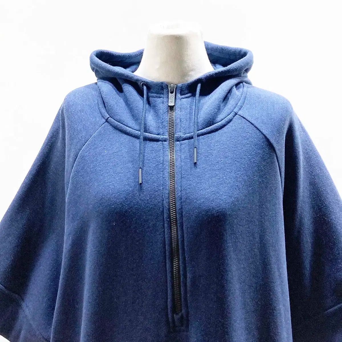 NIKE フード付きポンチョ 楽天市場】未使用品 NIKE ナイキ ポンチョ トムサックス