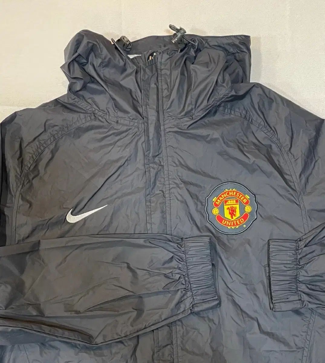 Nike Manchester United ウィンドブレーカー Nike Manchester United ウィンドブレーカー - メルカリ