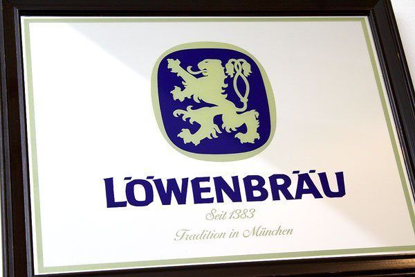Löwenbräu レーベンブロイ 大型パブミラー　木製フレーム　ビンテージ Löwenbräu レーベンブロイ 大型パブミラー 木製フレーム