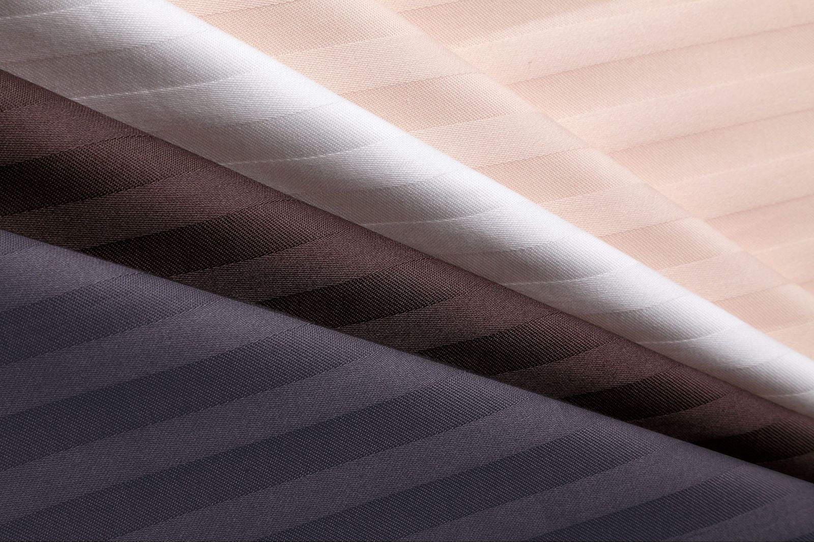 新着商品 クイーンロングサイズ チャコールグレイ 掛布団カバー アローサ 花柄刺繍入り HS24051-139 サテンストライプカバー ホテルスタイル WWW_OLIVIERBERNSTEIN_COM