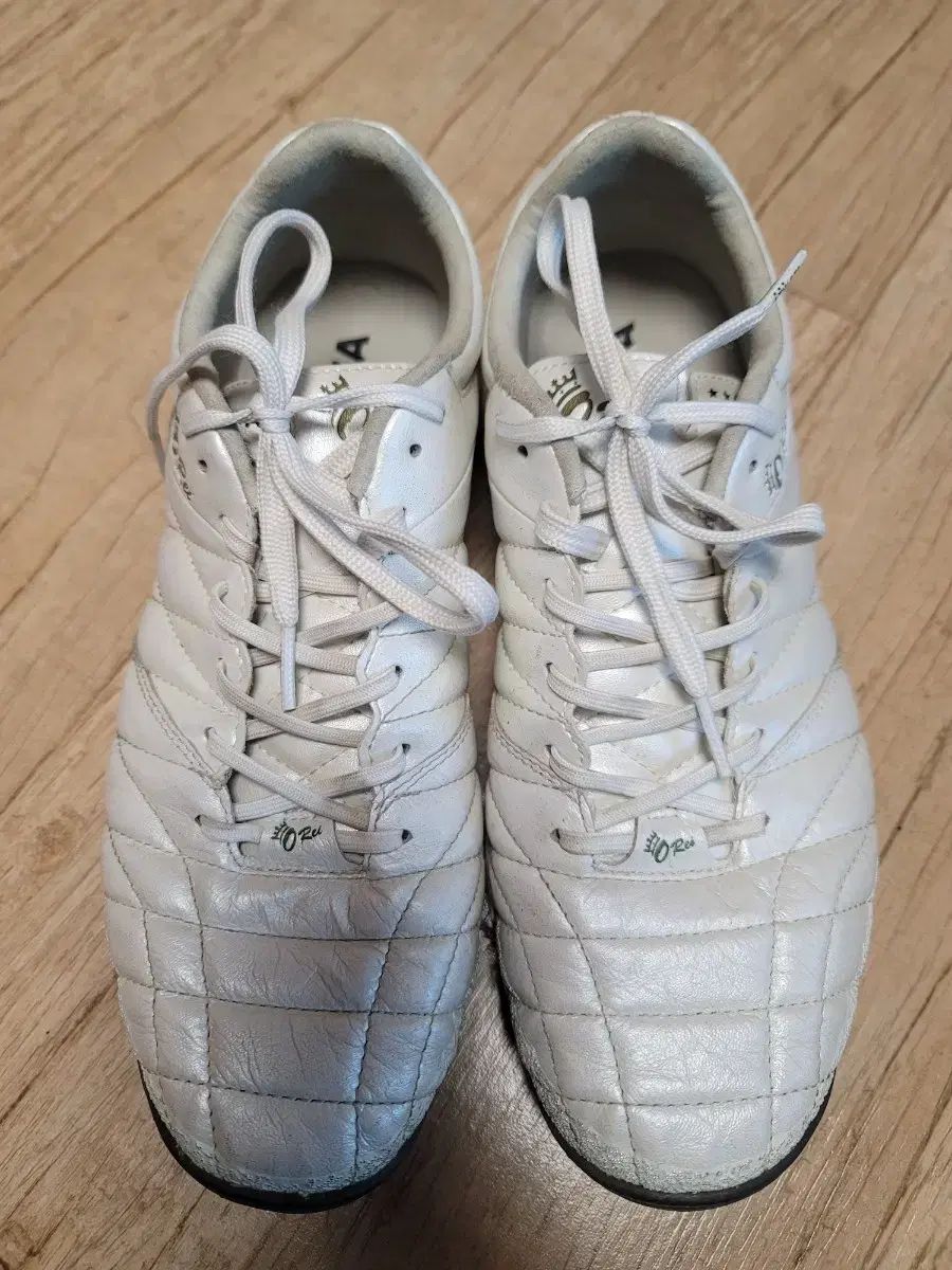 ATHLETA サッカーシューズ a005 260