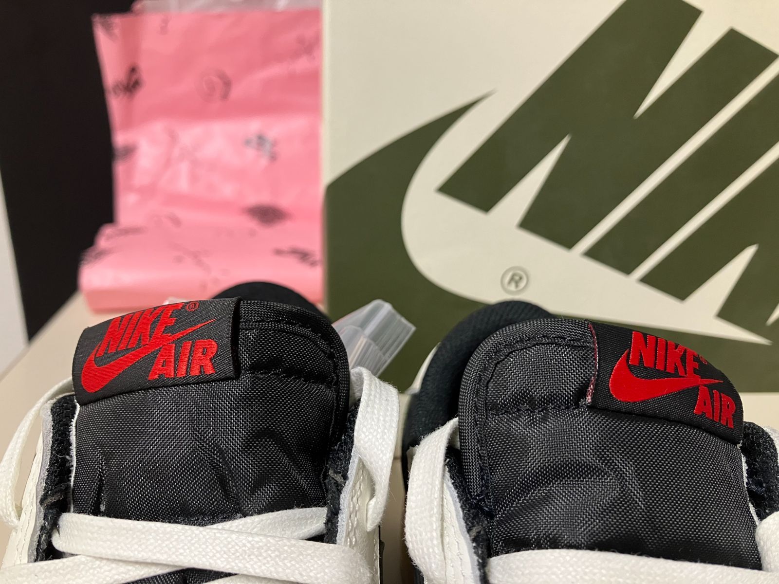 むつ80-0276】DZ4137-106 NIKE JORDAN Travis Scott×Nike
