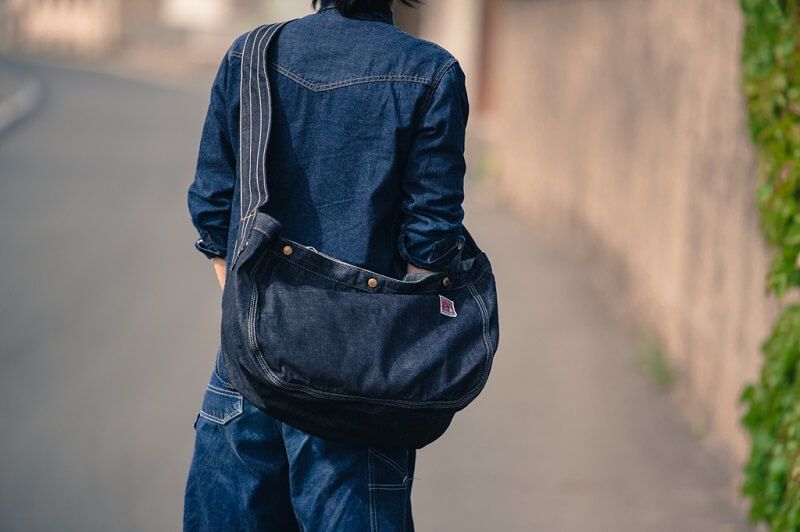 TCBジーンズ ニュースペーパーバッグ カラーデニム ブルー TCB jeans