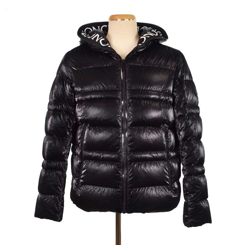 モンクレール　BESANCON JACKET ロゴ刺繍　ダウンジャケット　黒　4 MONCLER モンクレール MONTCLA モンクラー ロゴ刺繍 ダウン