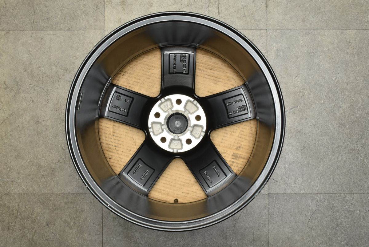 新車外し品】フォルクスワーゲン ゴルフ7 R 純正 18in 7.5J +49