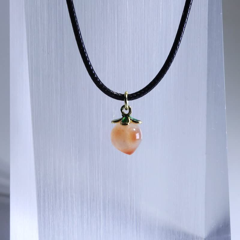 数量 天然 瑪瑙 彫刻 ピーチ ペンダント かわいい ネックレス コード付き 赤瑪瑙 ガールズ レディース クリスタル ジェムストーン 小さな チャーム ラッキー ギフト 天然石 桃 プレゼント Sundarwald 女性 普段使い お