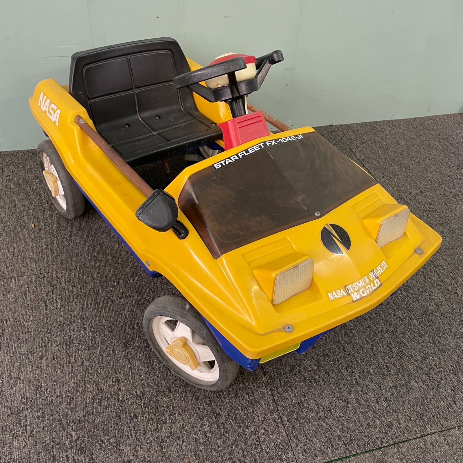 フォルクスワーゲン ペダルカー イエロー 4905083203453_3.jpg