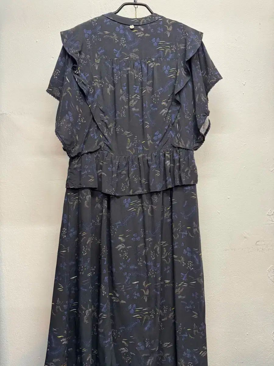 フリル ワンピース