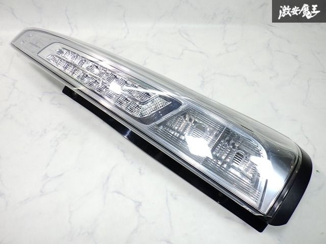 日産 純正 C26 セレナ ハイウェイスター 前期 LED テールライト