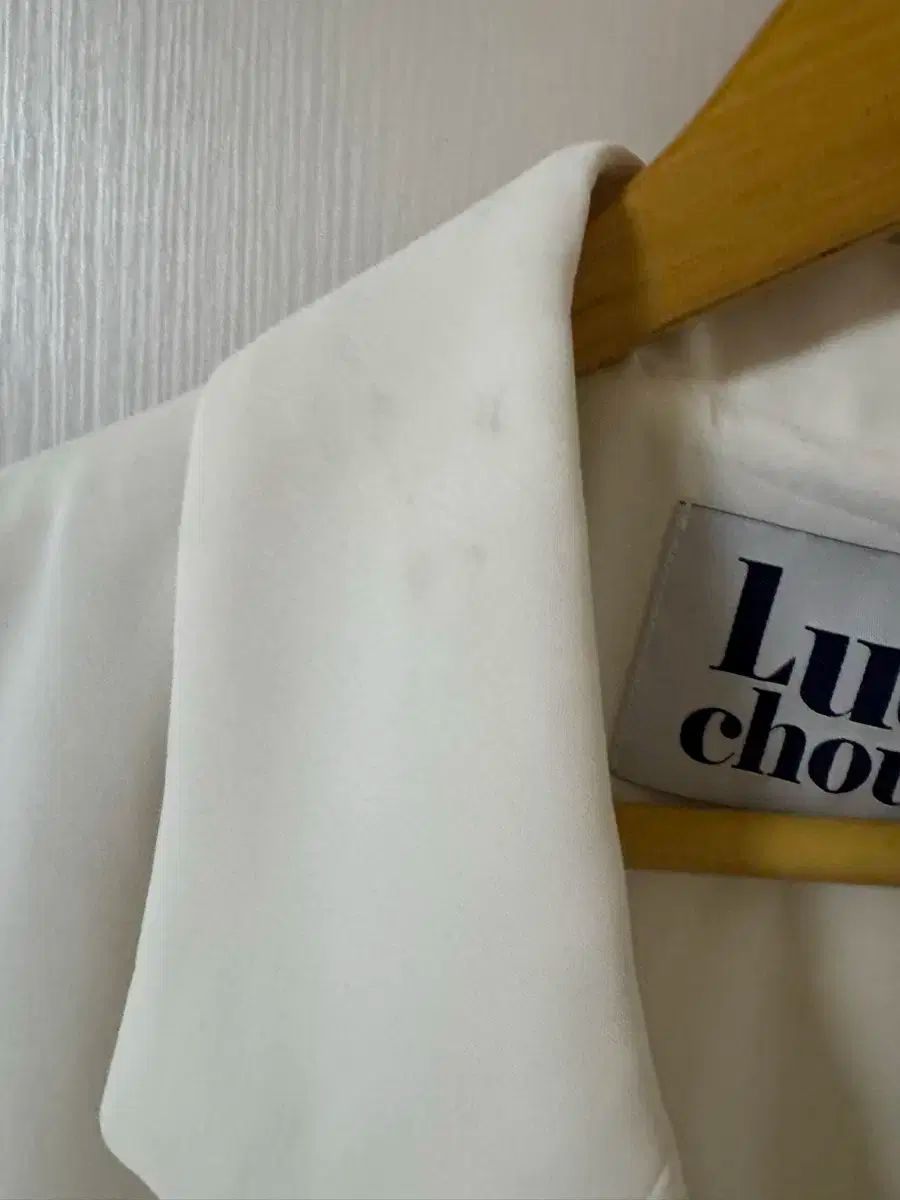 ラッキーシュエトゥ アイボリー