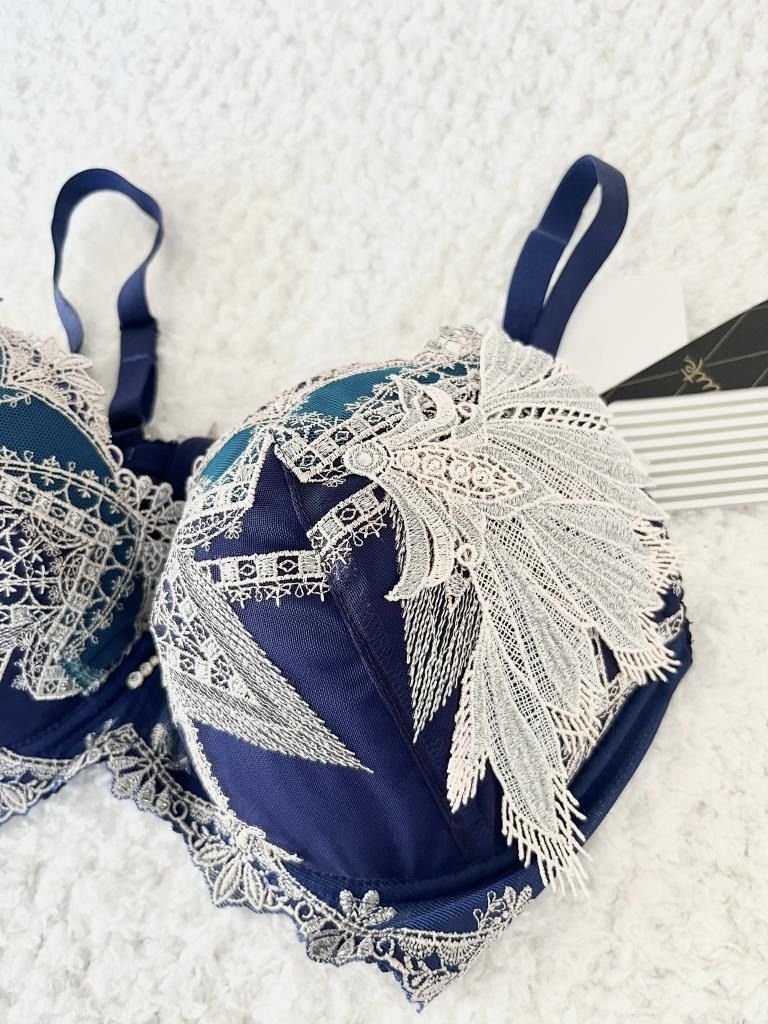 ☆【新品】 Wacoal Salute ワコールサルート ブラジャー＆ソング 79G