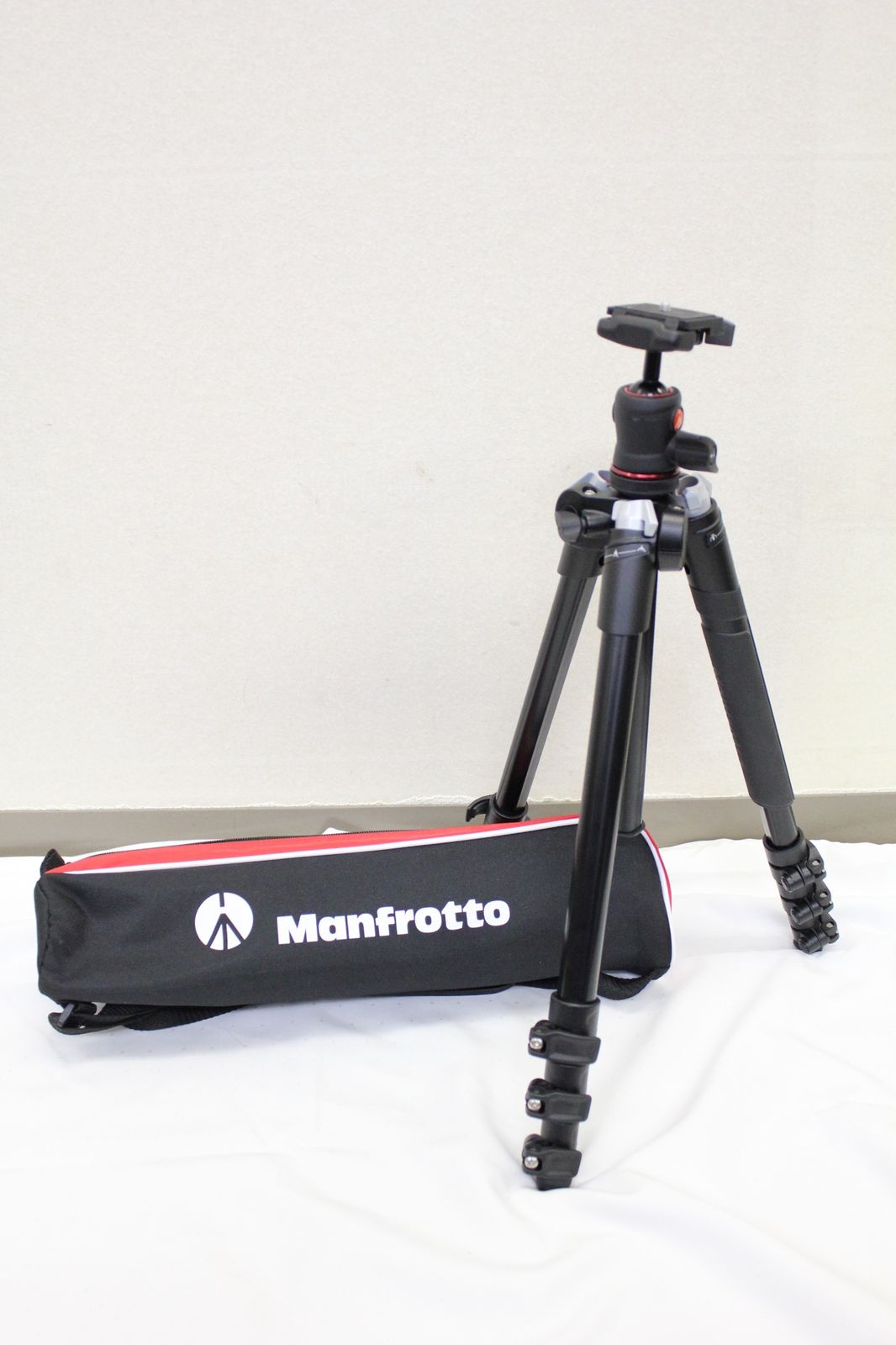 Manfrotto 三脚 MKBFRA4－BH マンフロットManfrotto 三脚 MKBFRA4-BH 