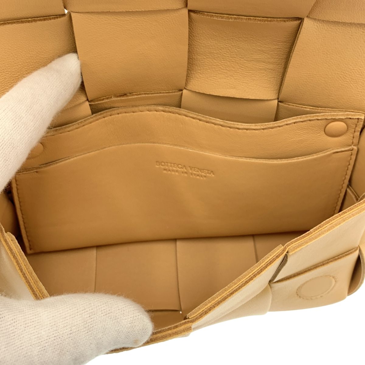 BOTTEGA VENETA ボッテガヴェネタ CASSETTE カセット クロスボディ ショルダーバッグ ベージュ レディース