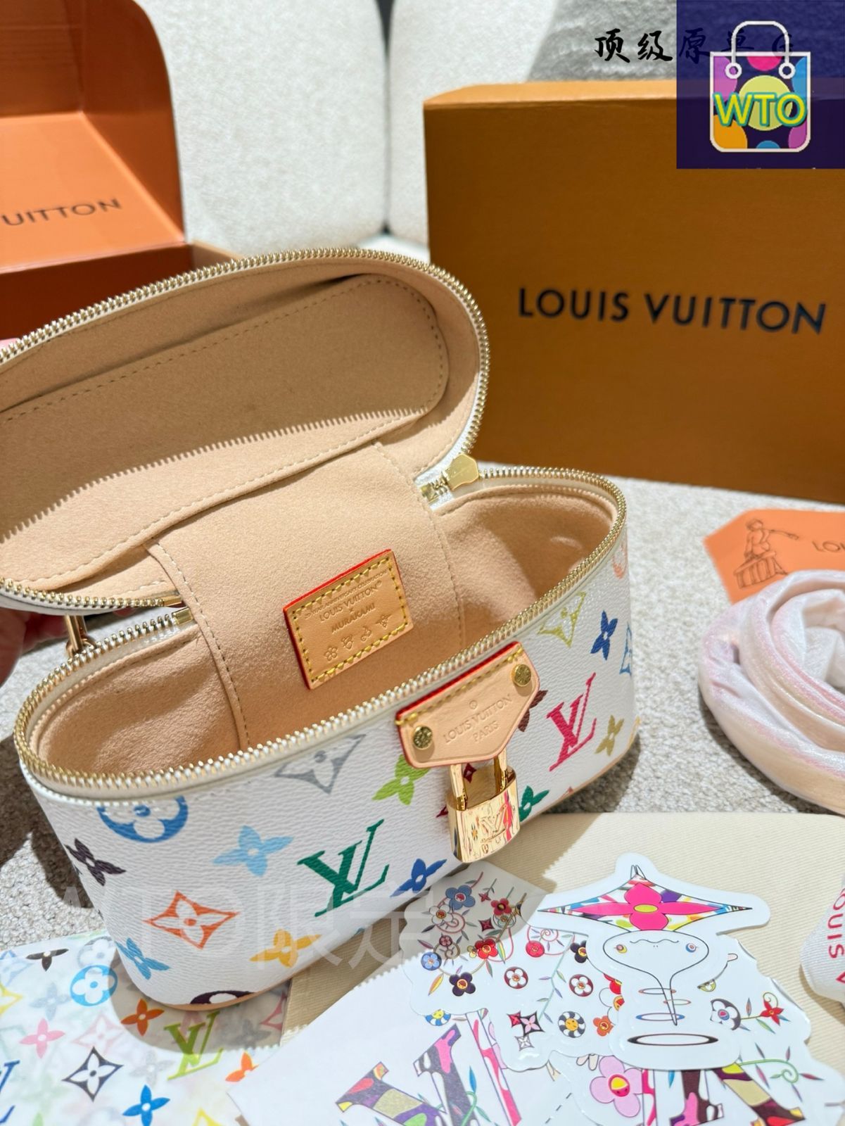 【週末限定値下げ】Louis Vuitton ホワイト/マルチカラー Louis Vuitton 三つ折り財布 ホワイト/マルチカラー - メルカリ