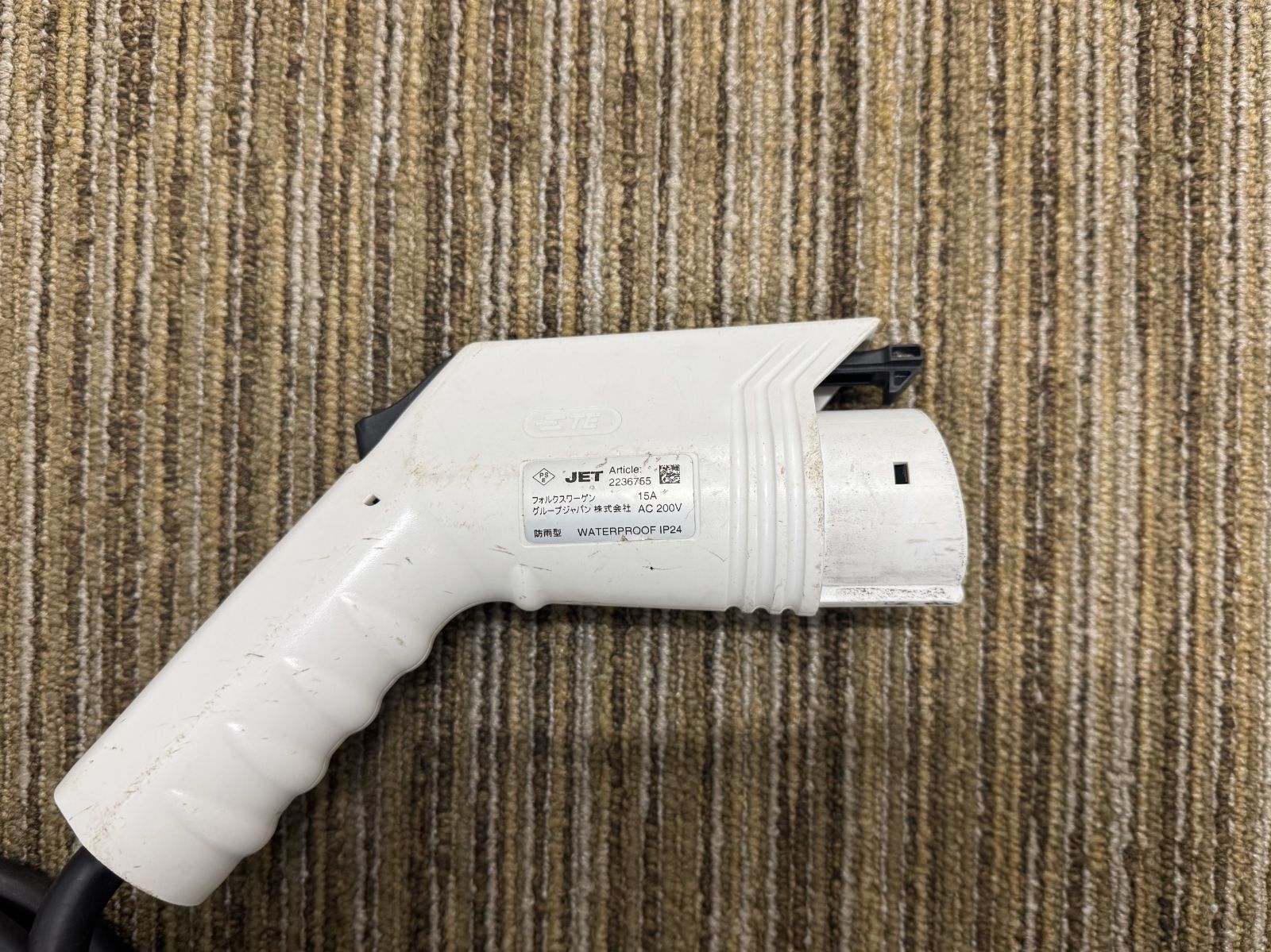 フォルクスワーゲン純正　充電ケーブル 付属充電ケーブル – VW ID.4 ノート